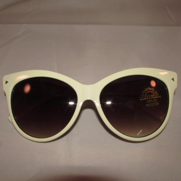 Cat Eye Ladies Sunglasses White UV 400 Brown Lens - Picture 2 of 5